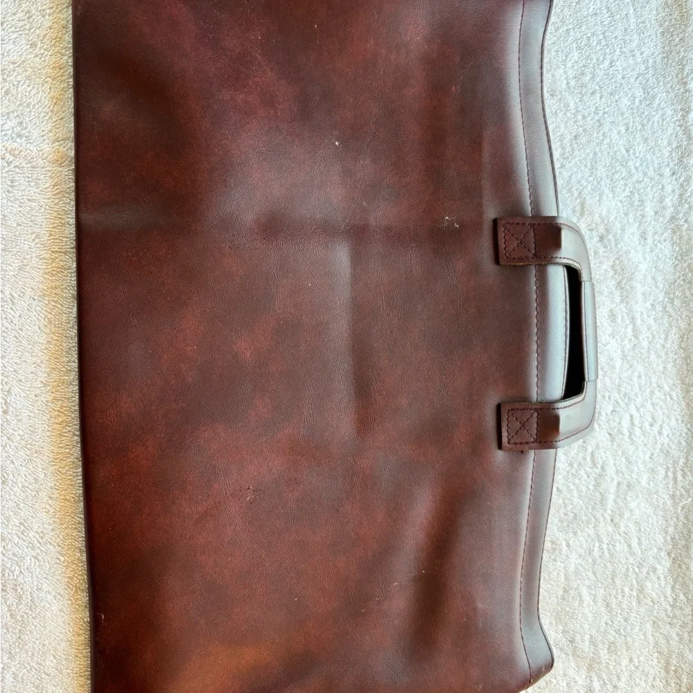 Elegant Burgundy Leather Men's Bag